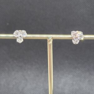 BEAUTIFUL Clear Sparkling Rhinestone Cluster Stud Earrings